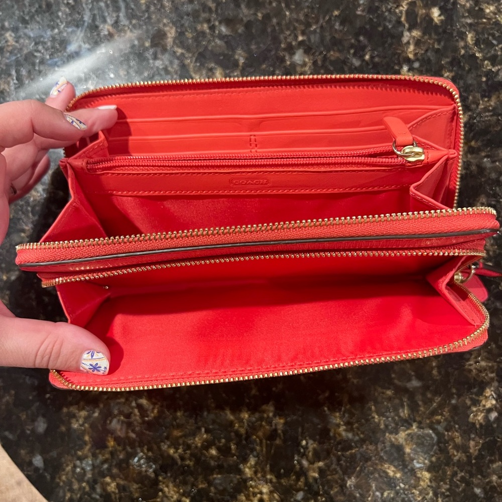 Authentic Coach wallet - Picture 3 of 4